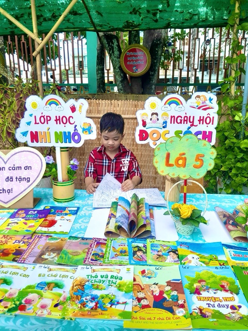 Mẫu giáo Hoa Đào tổ chức hưởng ứng “Ngày Sách và Văn hóa đọc Việt Nam”