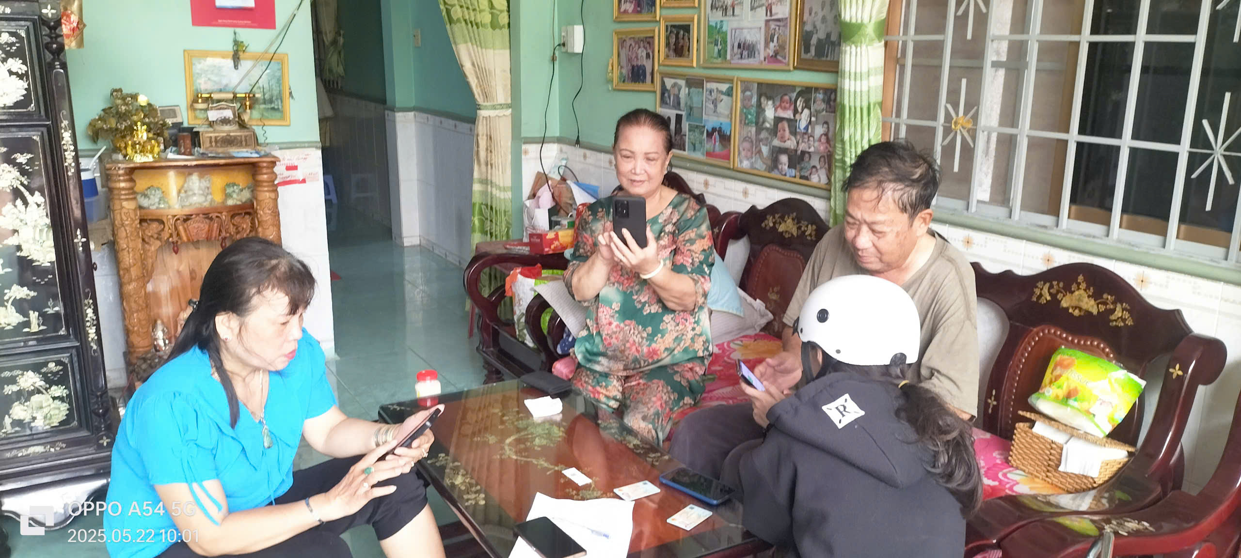 Mỹ Phước - Đẩy mạnh tuyên truyền người dân góp ý kiến sửa đổi Hiến pháp qua ứng dụng VNeID