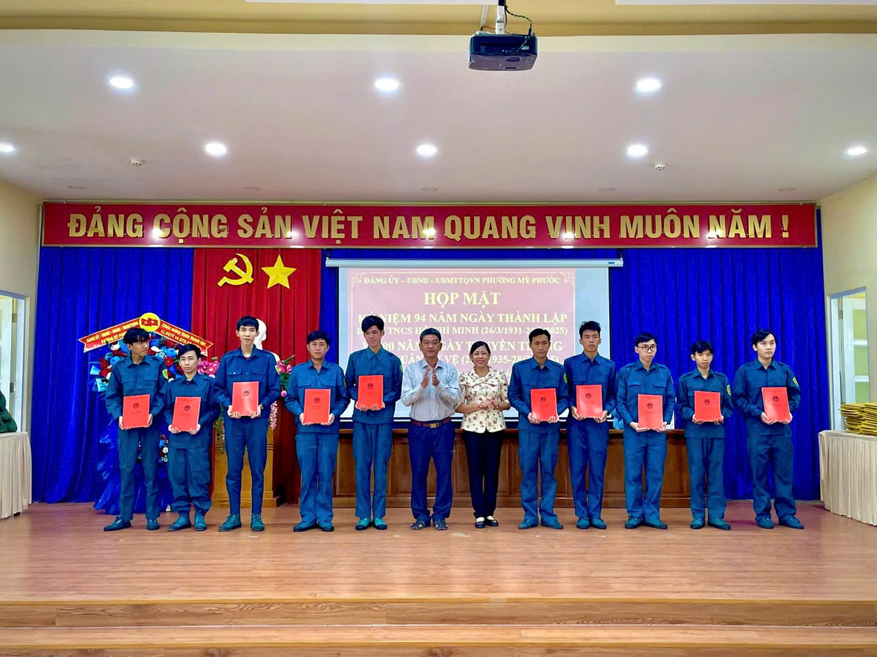 HỌP MẶT KỶ NIỆM NGÀY TRUYỀN THỐNG DÂN QUÂN TỰ VỆ VÀ NGÀY THÀNH LẬP ĐOÀN TNCS HỒ CHÍ MINH