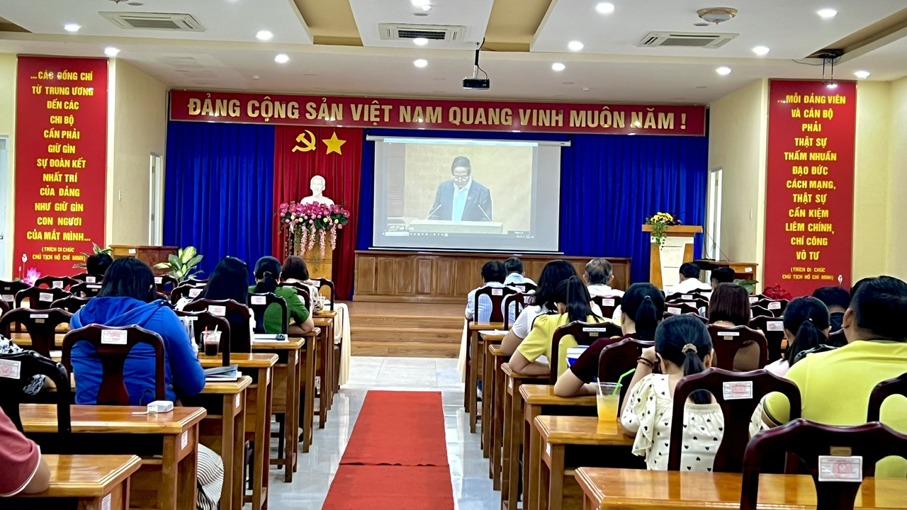 Hội nghị toàn quốc quán triệt, triển khai thực hiện NQ số 66-NQ/TW và NQ số 68-NQ/TW của Bộ Chính trị 