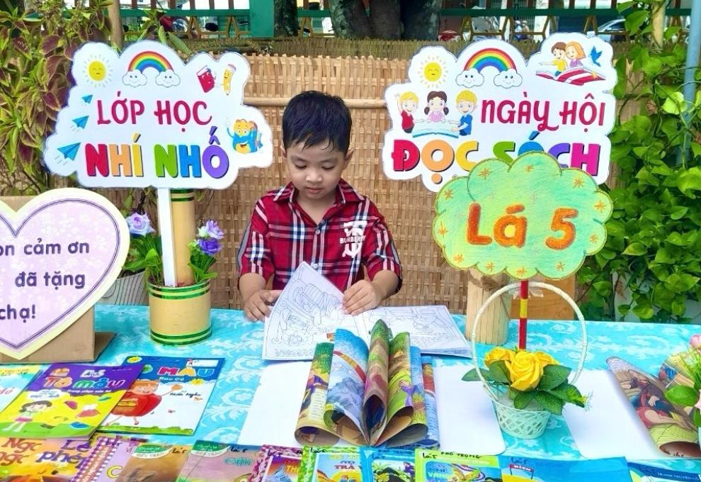 Mẫu giáo Hoa Đào tổ chức hưởng ứng “Ngày Sách và Văn hóa đọc Việt Nam”