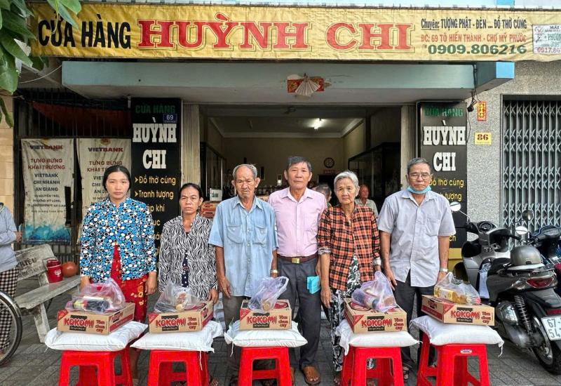 Mỹ Phước - Tặng 96 phần quà cho người nghèo