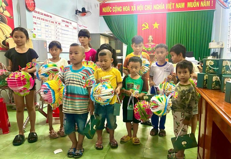 Mỹ Phước - Hoạt động chăm lo Tết Trung thu cho thiếu nhi địa bàn dân cư