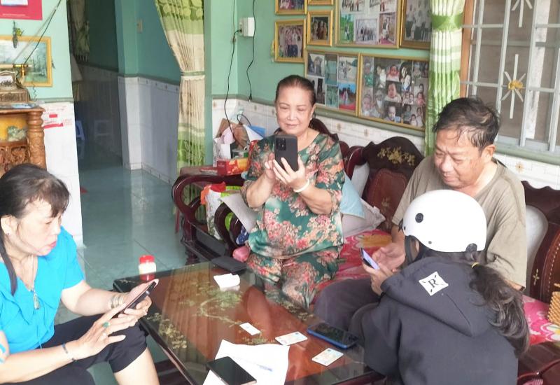 Mỹ Phước - Đẩy mạnh tuyên truyền người dân góp ý kiến sửa đổi Hiến pháp qua ứng dụng VNeID